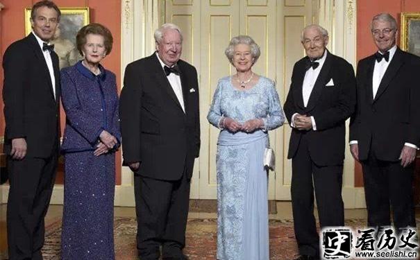 爱德华·希斯(左三)