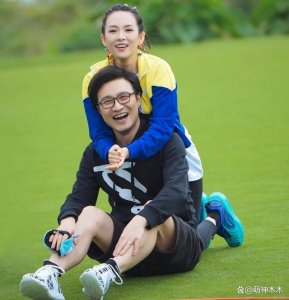 汪峰大女儿近照:离开章子怡后风格大变,受父亲影响大