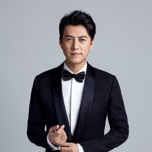 ​小逄观星｜从济宁金乡鸡黍镇走出来的靳东，来台好戏