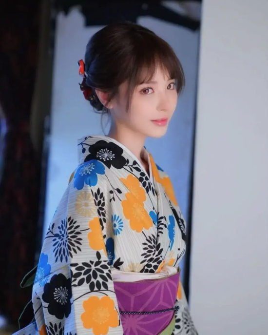 击败三上悠亚的新人王桃乃木香奈美图分享，姐你太美！