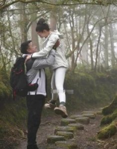 洪小铃与张天霖喜结良缘,幸福生活再添新成员