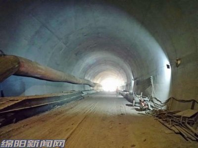 三台首条公路隧道“来福隧道”贯通
