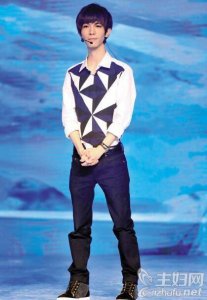 郭敬明为何叫小四 郭敬明真实身高体重曝光