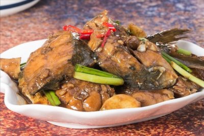 鲅鱼去腥,切忌只会放料酒,谨记2个窍门,肉质香嫩鲜美,没腥味