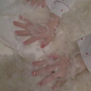 明月珰:《不进则退》《百媚生》《从前满》